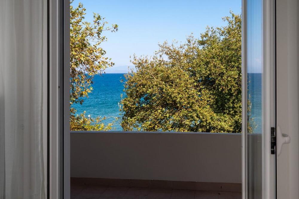 Maris Beach 